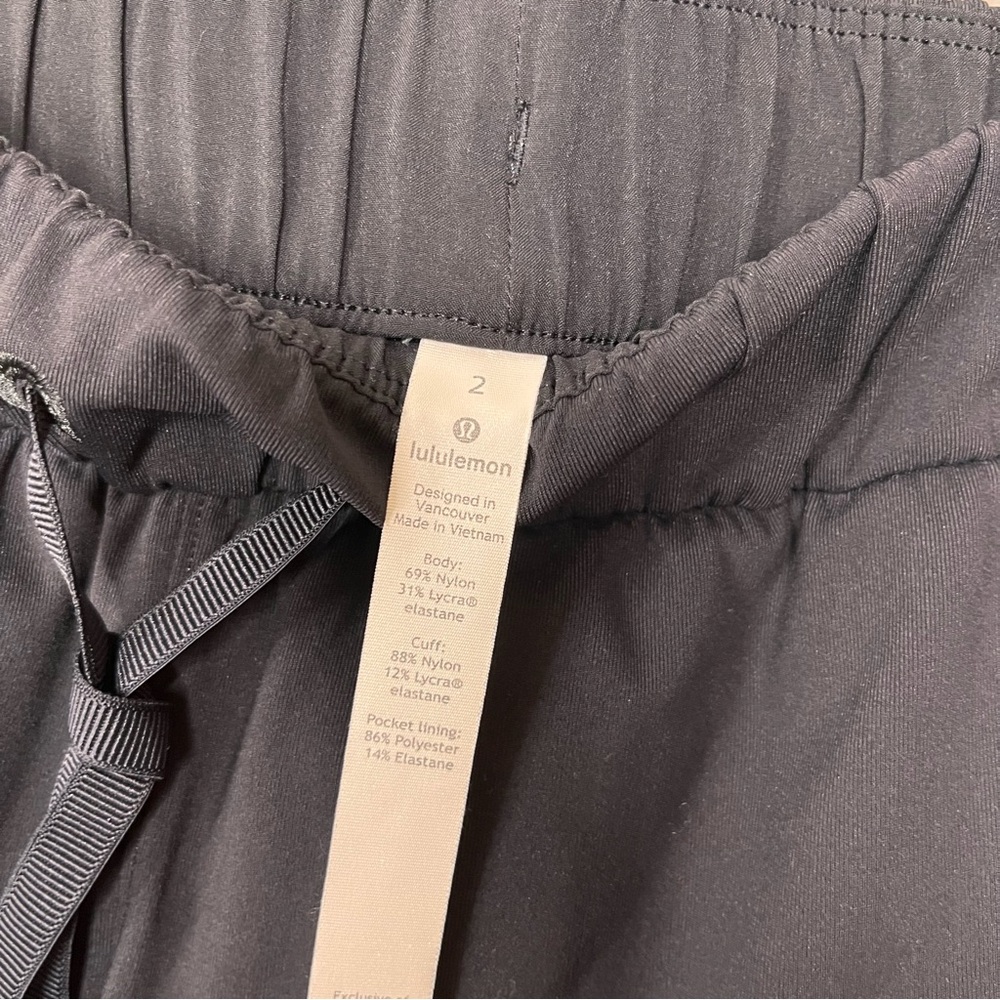 Lululemon Women's Black On the Fly Jogger Luxtreme Size 2 W5CPJS Drawcord - Picture 9 of 12